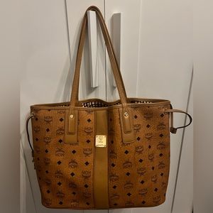 MCM medium tote bag. AUTHENTIC!!!